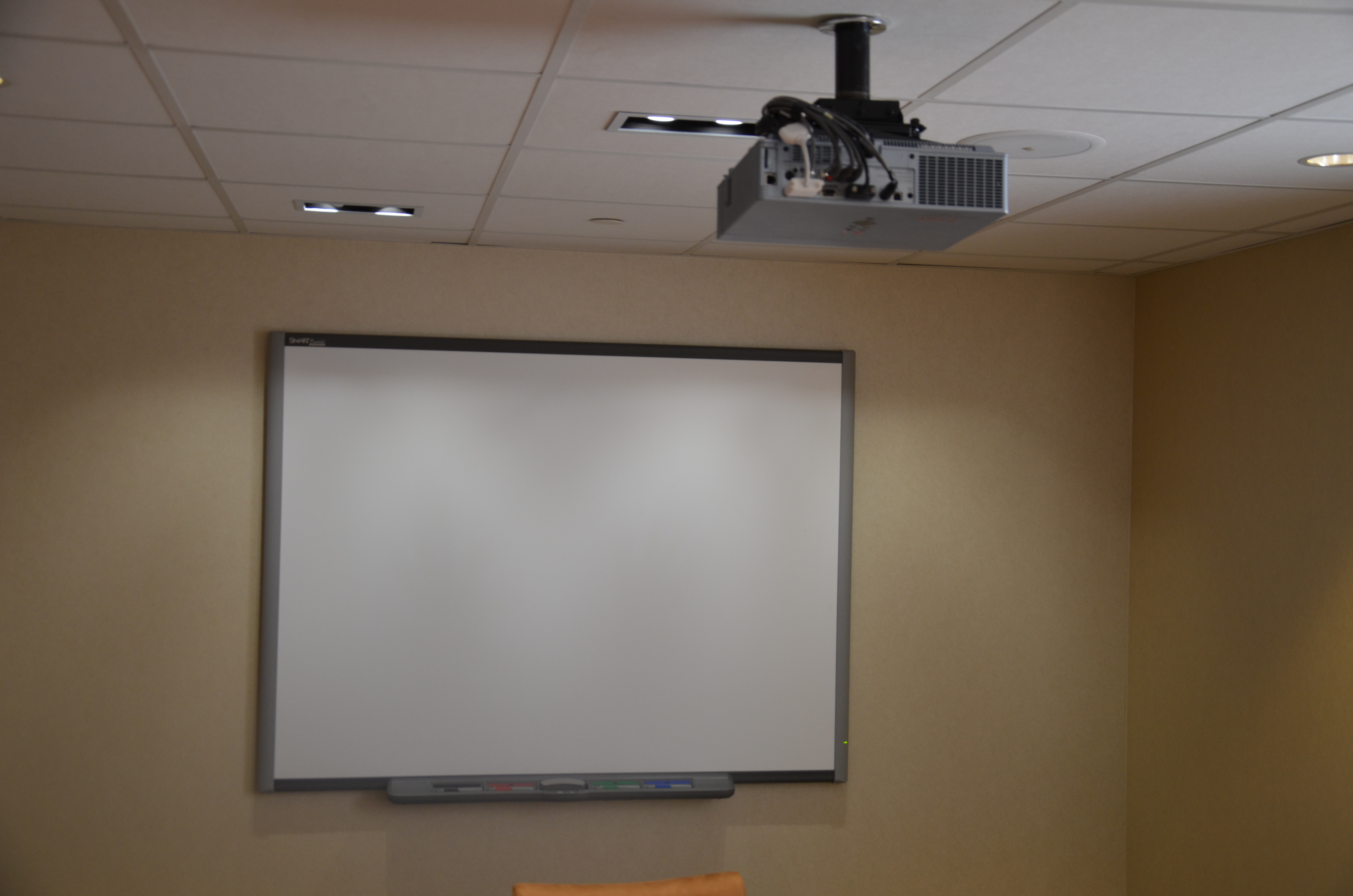 projector-white-board